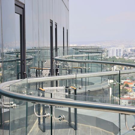 Baruk Guadalajara Hotel De Autor Eksteriør bilde A glass balustrade