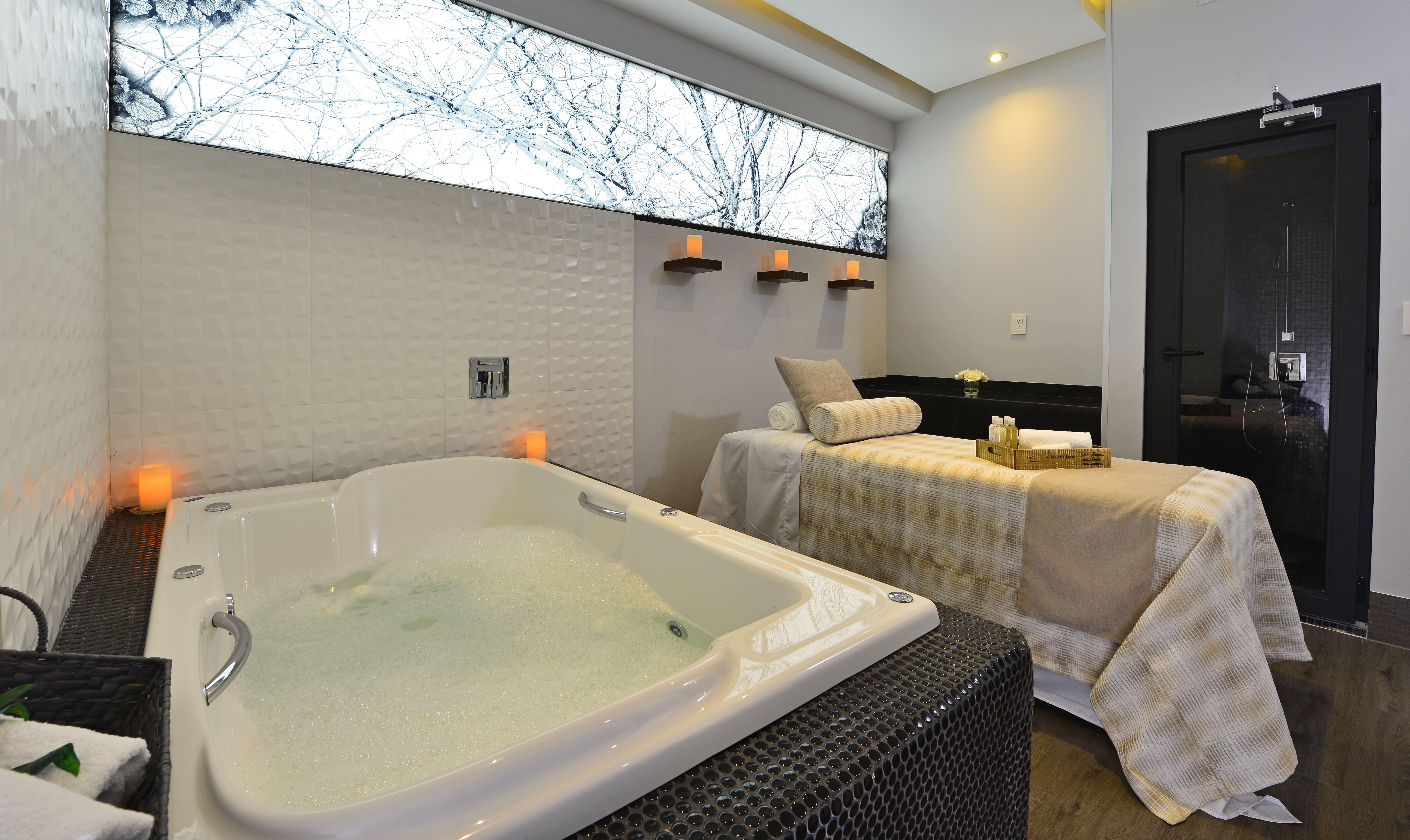 Baruk Guadalajara Hotel De Autor Eksteriør bilde A modern spa