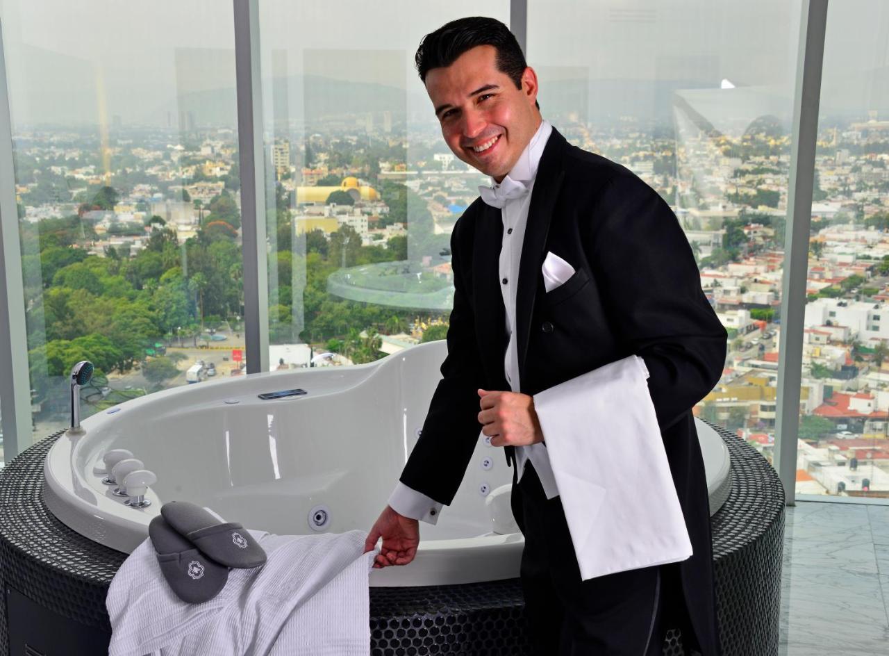 Baruk Guadalajara Hotel De Autor Eksteriør bilde A butler in a hotel